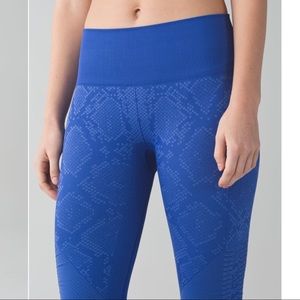 LuluLemon Sapphire In The Flow II Crop Leggings